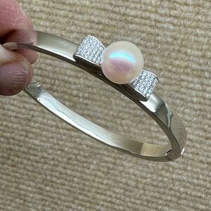 Silver Pearl Accent Bangle Bracelet - Classic White Pearl
